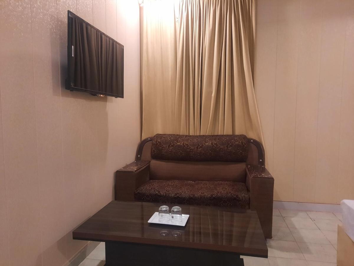 Royal Fort Executive Hotel Gulberg Lahore Camera foto