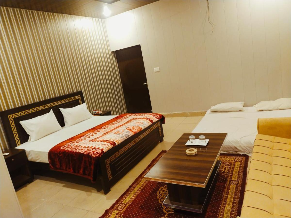 Royal Fort Executive Hotel Gulberg Lahore Esterno foto