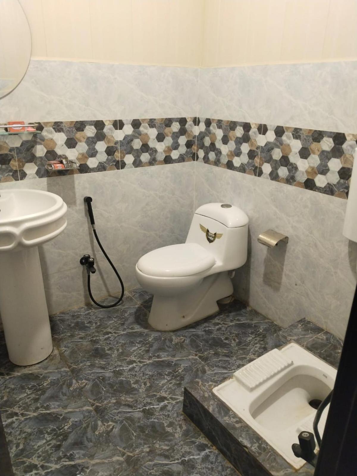 Royal Fort Executive Hotel Gulberg Lahore Esterno foto