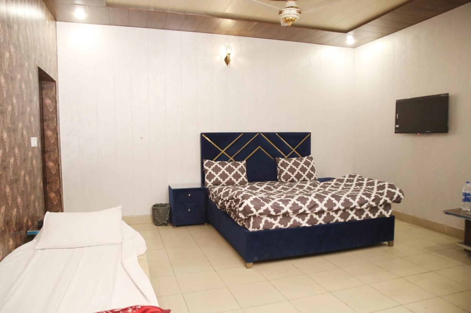 Royal Fort Executive Hotel Gulberg Lahore Esterno foto