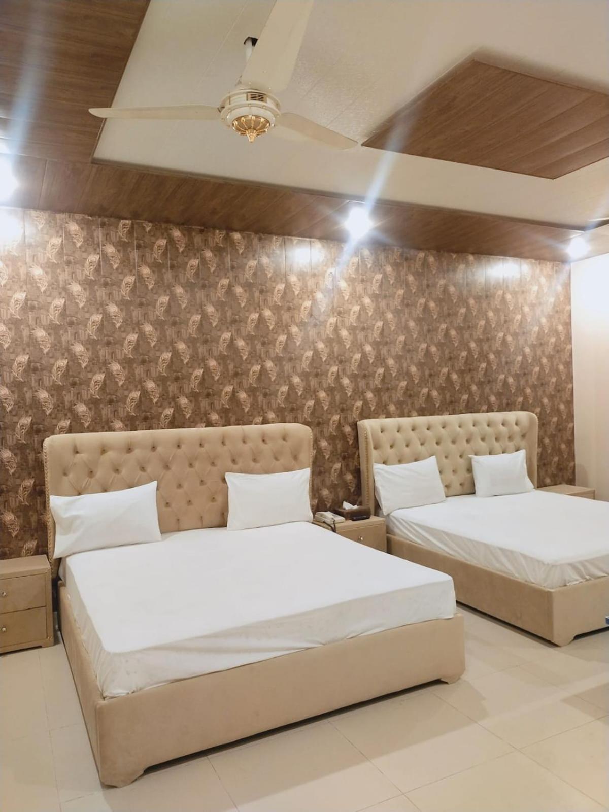 Royal Fort Executive Hotel Gulberg Lahore Camera foto